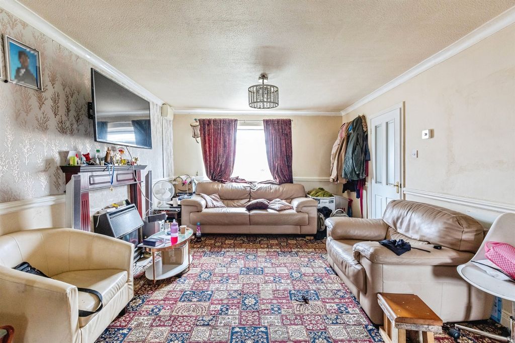 Property photo 3 of 14
