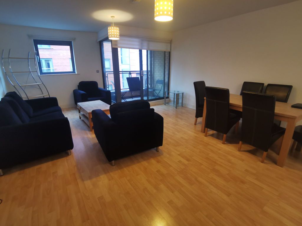 Property photo 3 of 12 Lounge