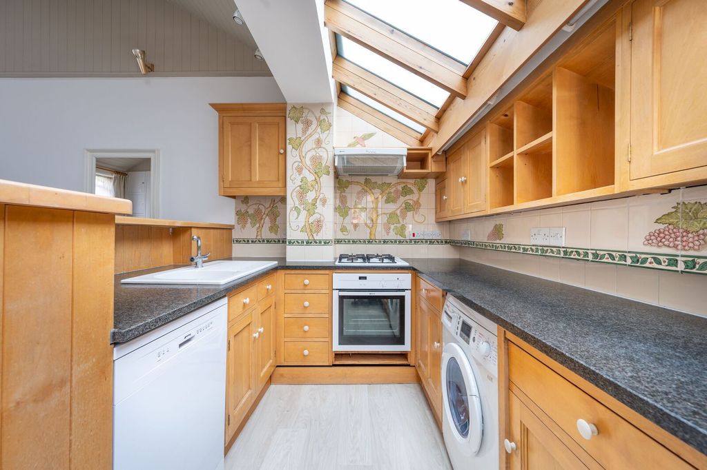 Property photo 3 of 14