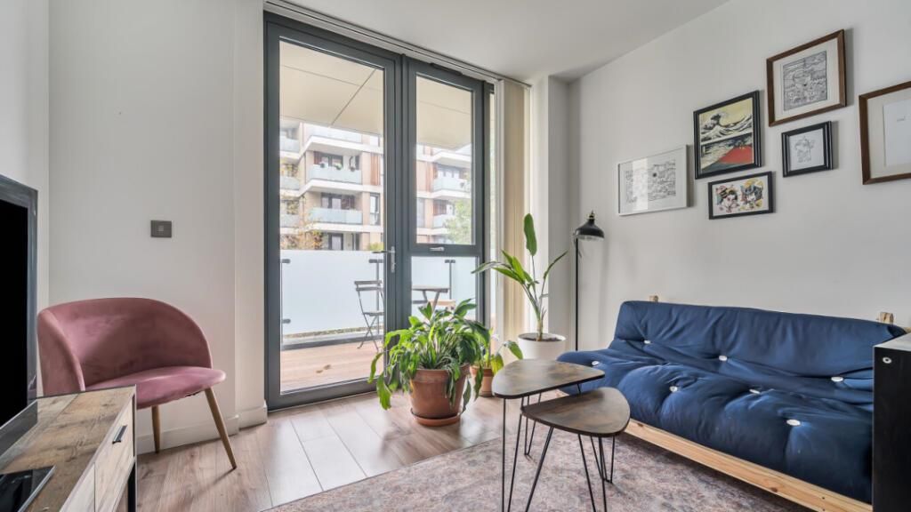 Property photo 2 of 19 Elder House