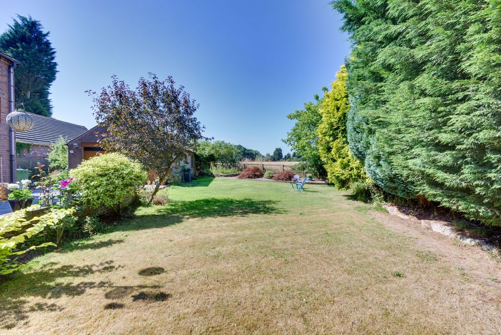 Property photo 3 of 25