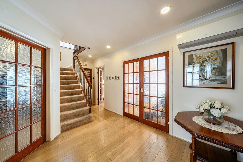 Property photo 2 of 17 1423995-2-69B14ee...