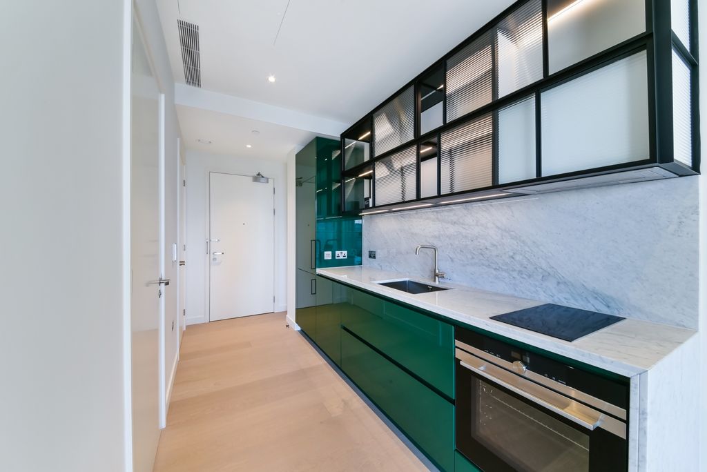 Property photo 3 of 8 Kitchen