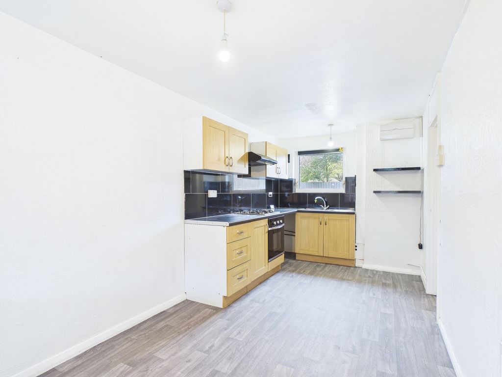 Property photo 2 of 11 Cam01909G0-Pr0484-Still003