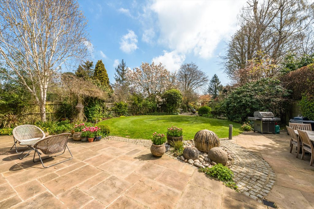 Property photo 2 of 18 Image