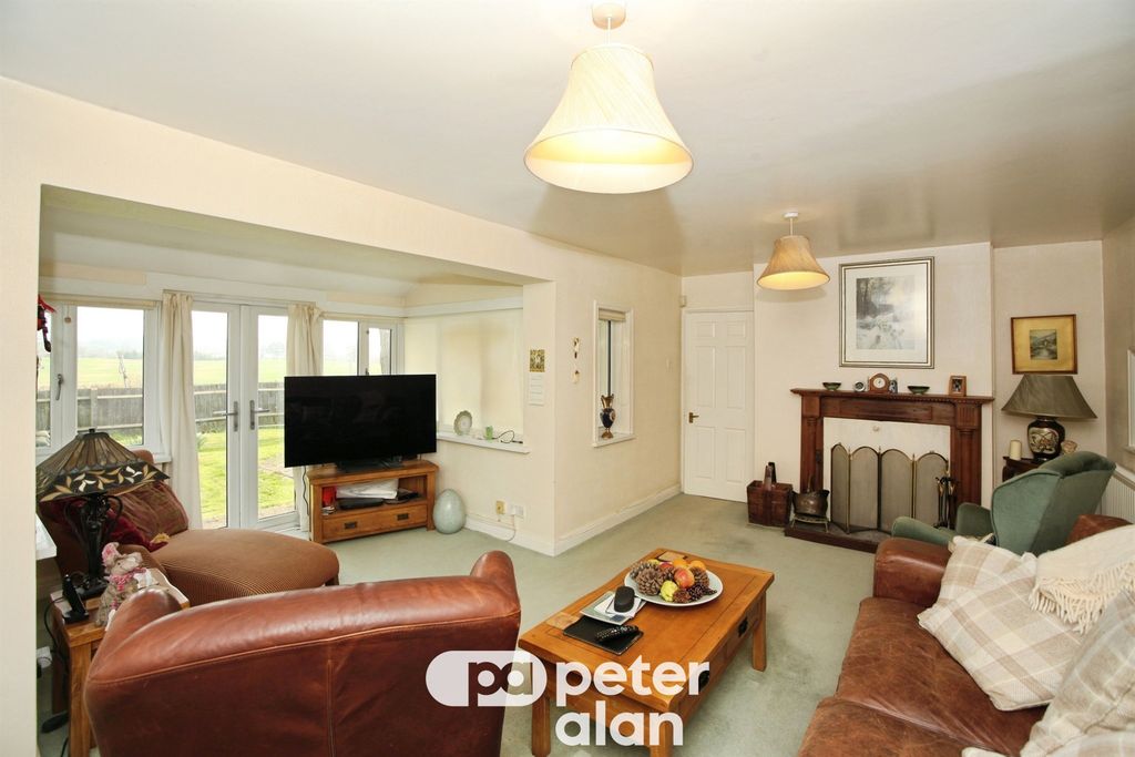 Property photo 2 of 27