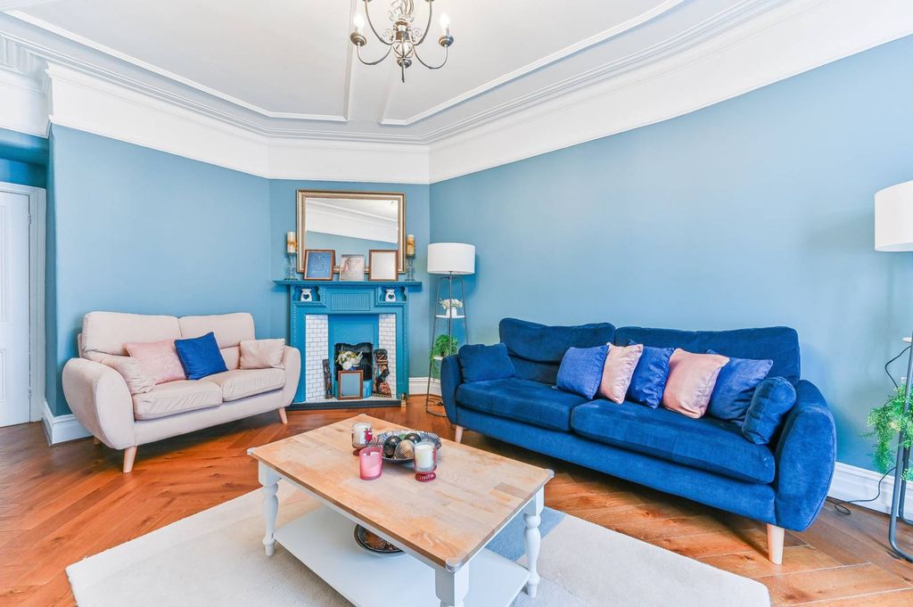 Property photo 3 of 19