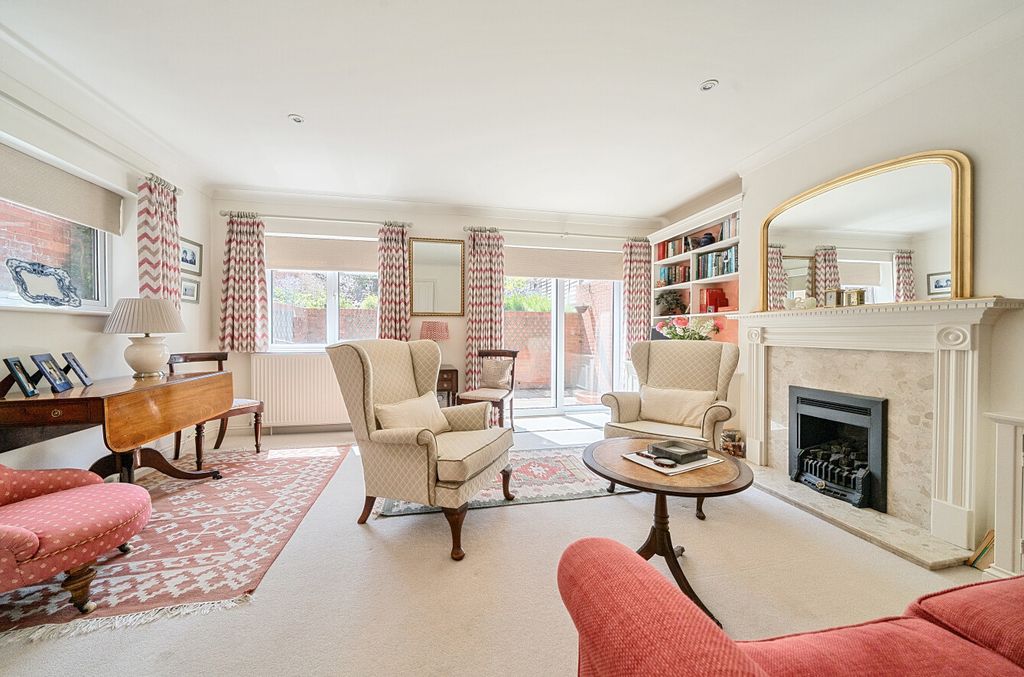 Property photo 2 of 15 1296354-16-682c75...
