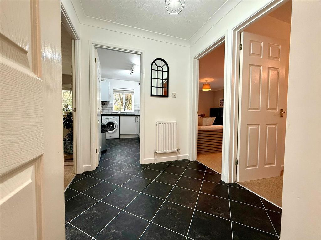 Property photo 2 of 8 Hallway.Jpg