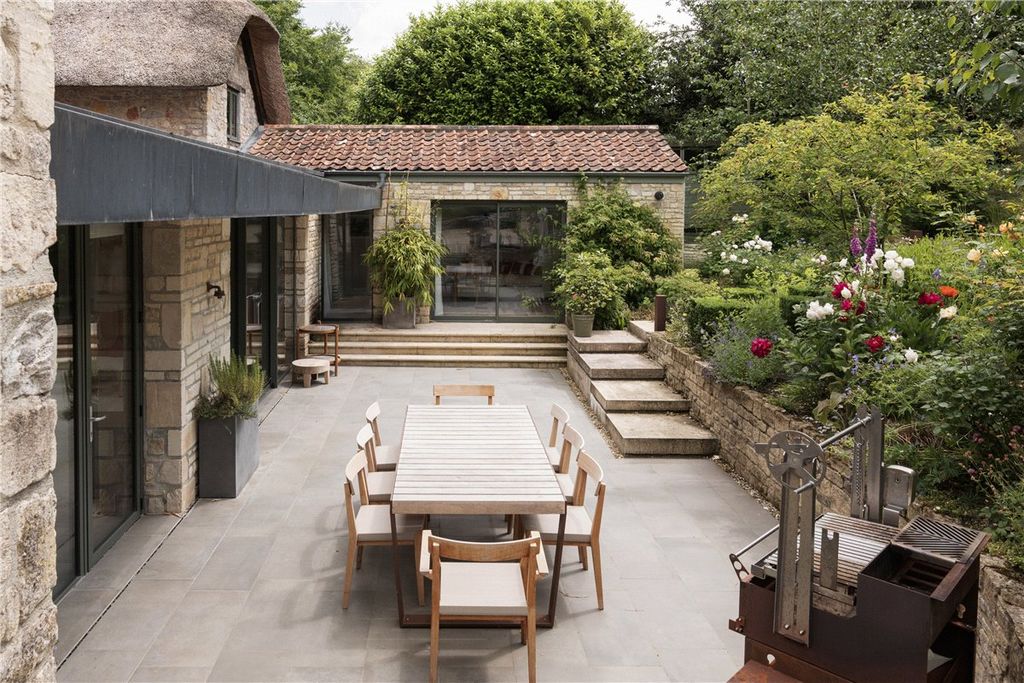 Property photo 3 of 15 Terrace