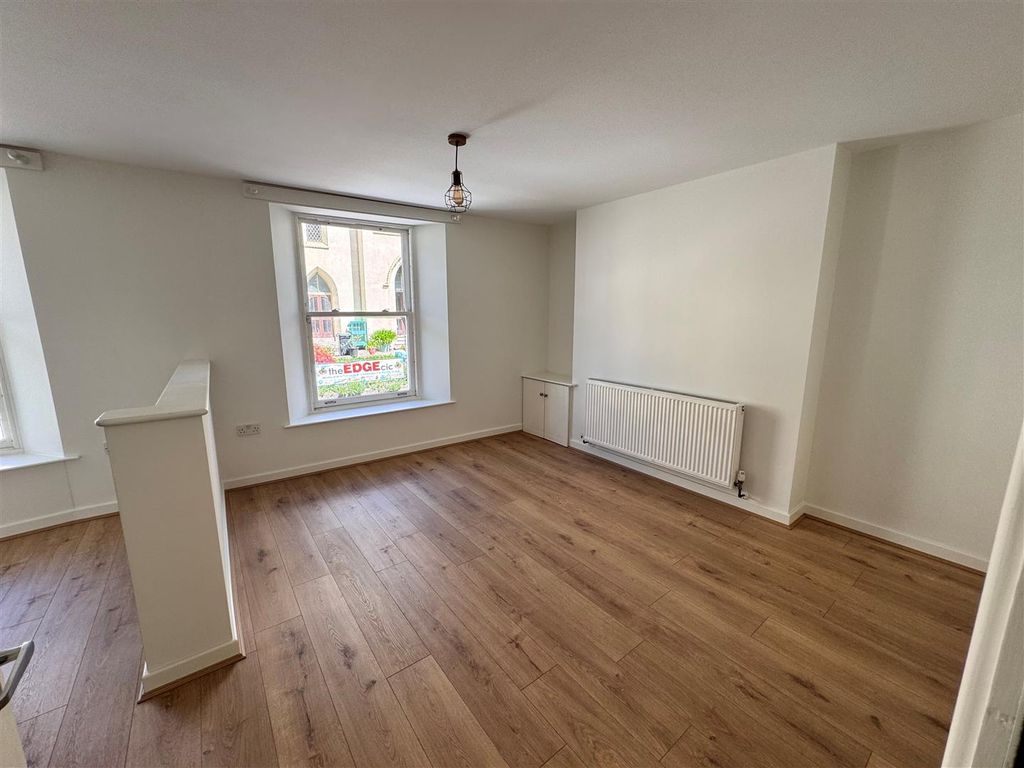 Property photo 3 of 5 Flat 2 Lounge.Jpg