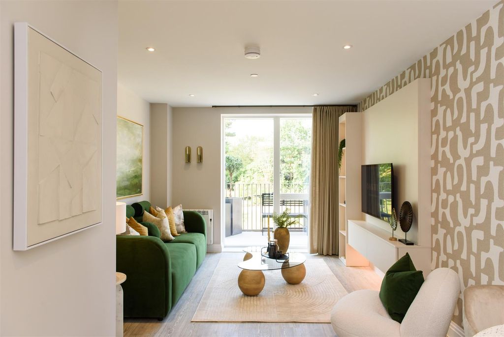 Property photo 2 of 26