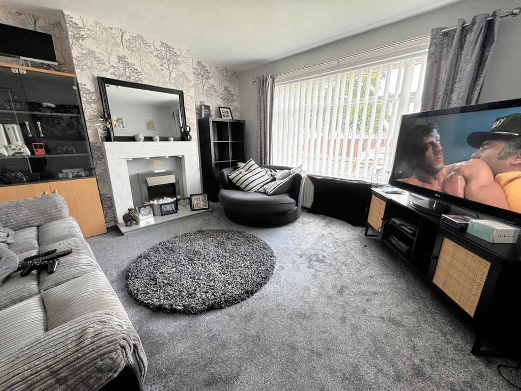 Property photo 2 of 7 88E6c4d3-E40F-4723-Af61-67Dd0516F592