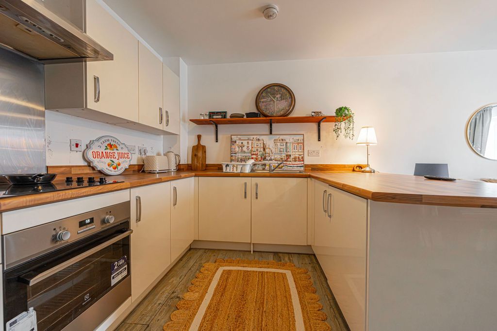 Property photo 2 of 23