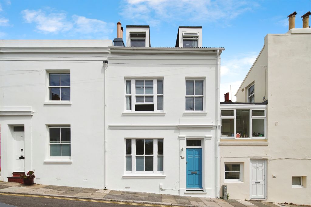 Property photo 1 of 17