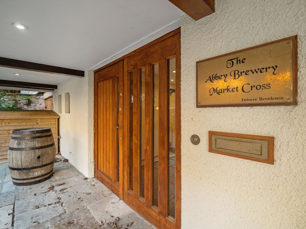 Property photo 2 of 16