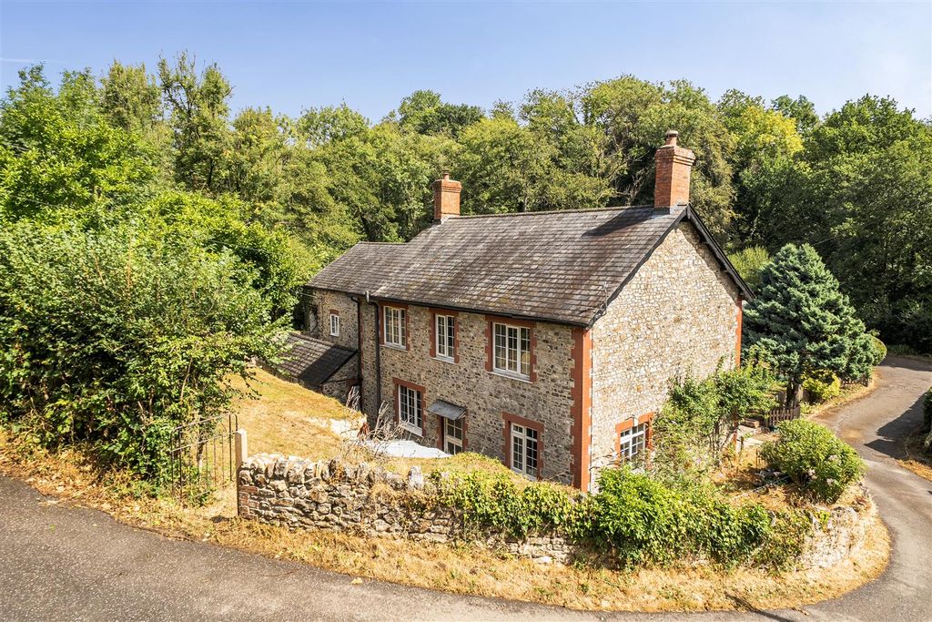Property photo 1 of 39
