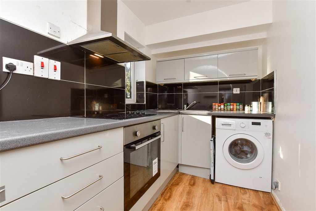 Property photo 3 of 8 Kitchen