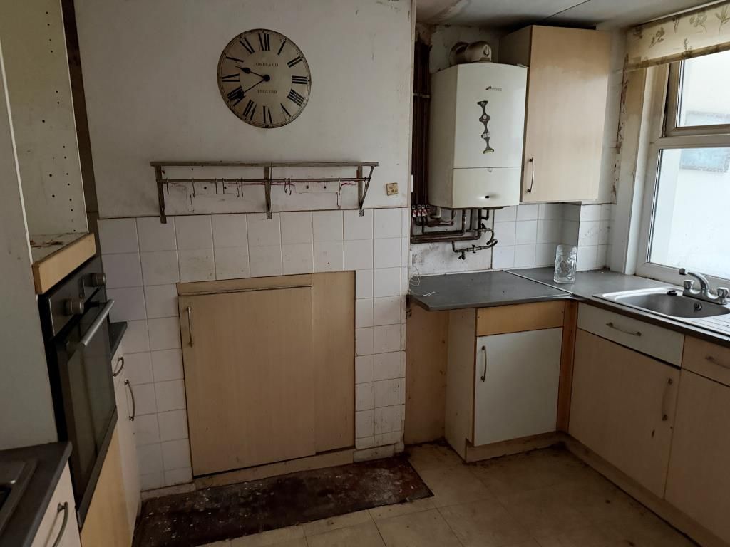 Property photo 3 of 9 Fitted Kitchen With Wallmounted Boiler
