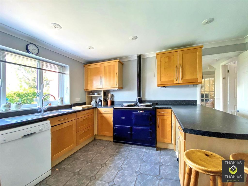 Property photo 2 of 21