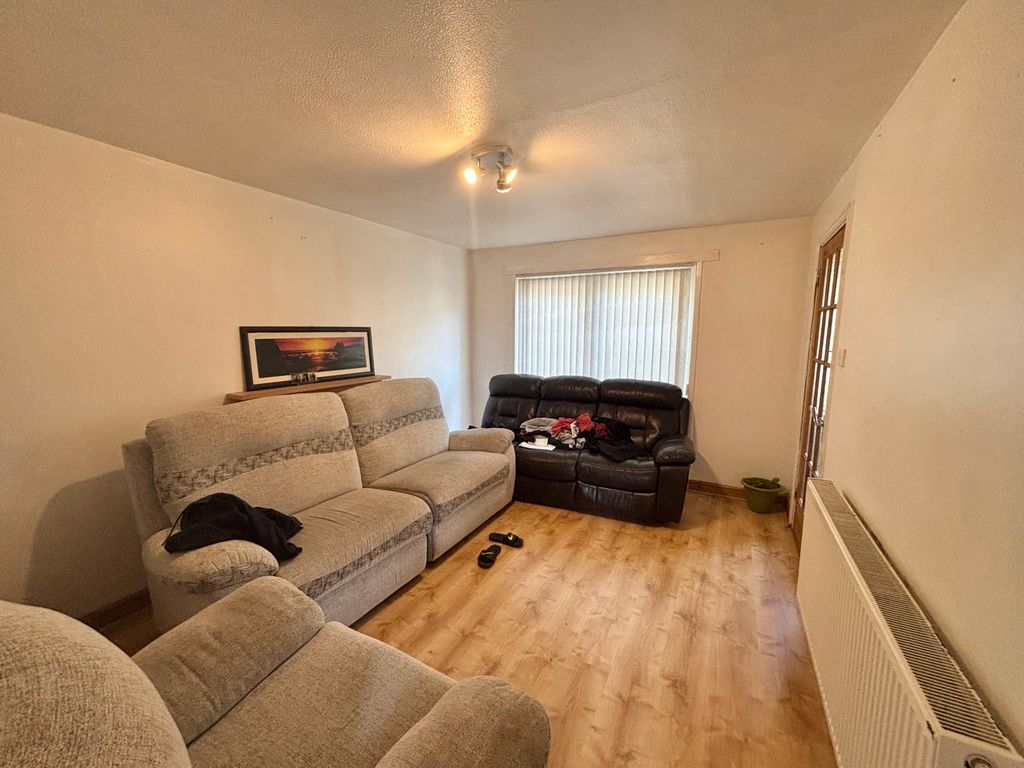 Property photo 1 of 4