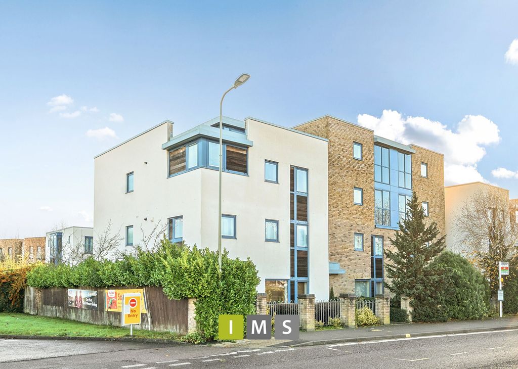 Property photo 1 of 18