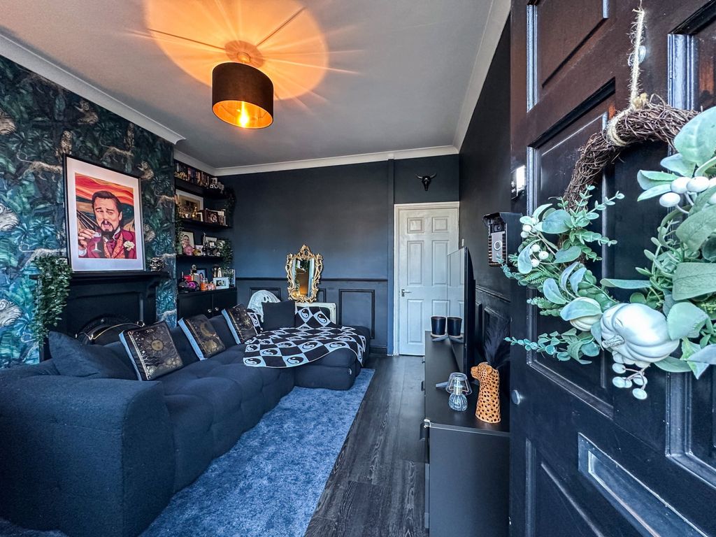 Property photo 2 of 33