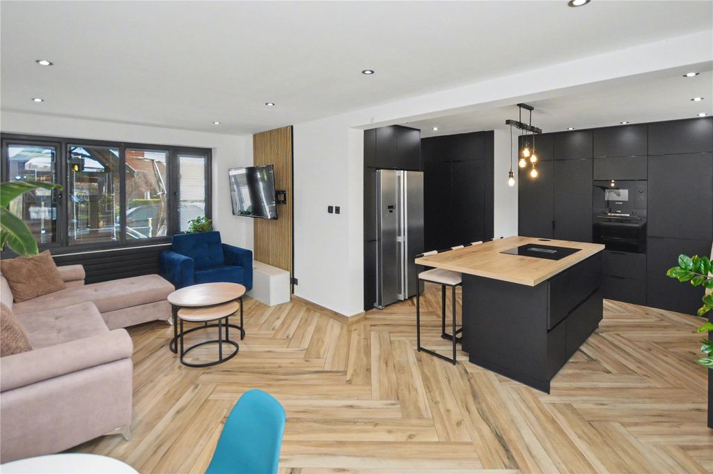 Property photo 2 of 13 Picture 2