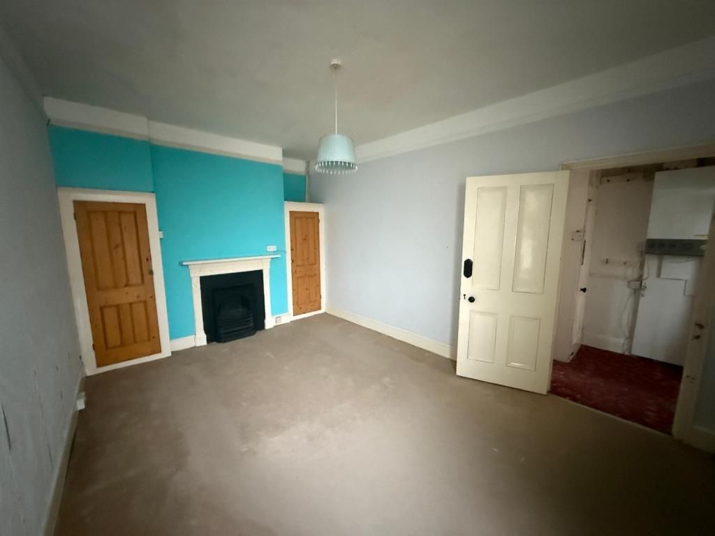 Property photo 3 of 10 Dining Room