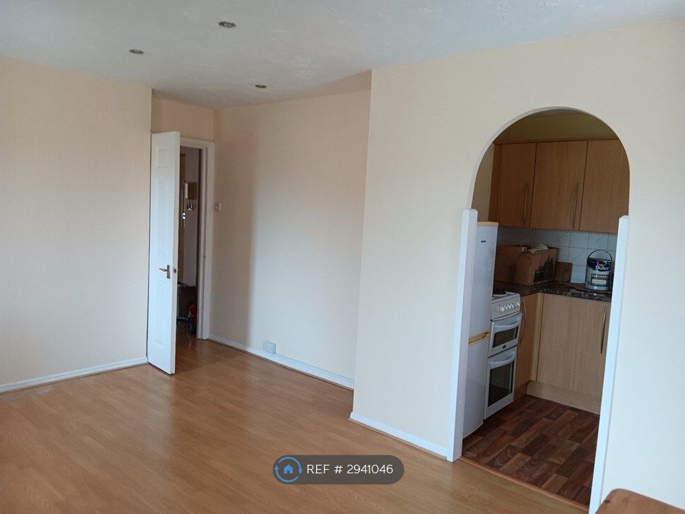 Property photo 3 of 24