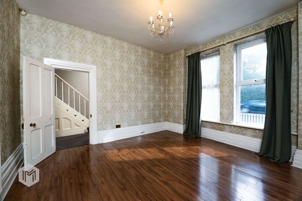 Property photo 2 of 38