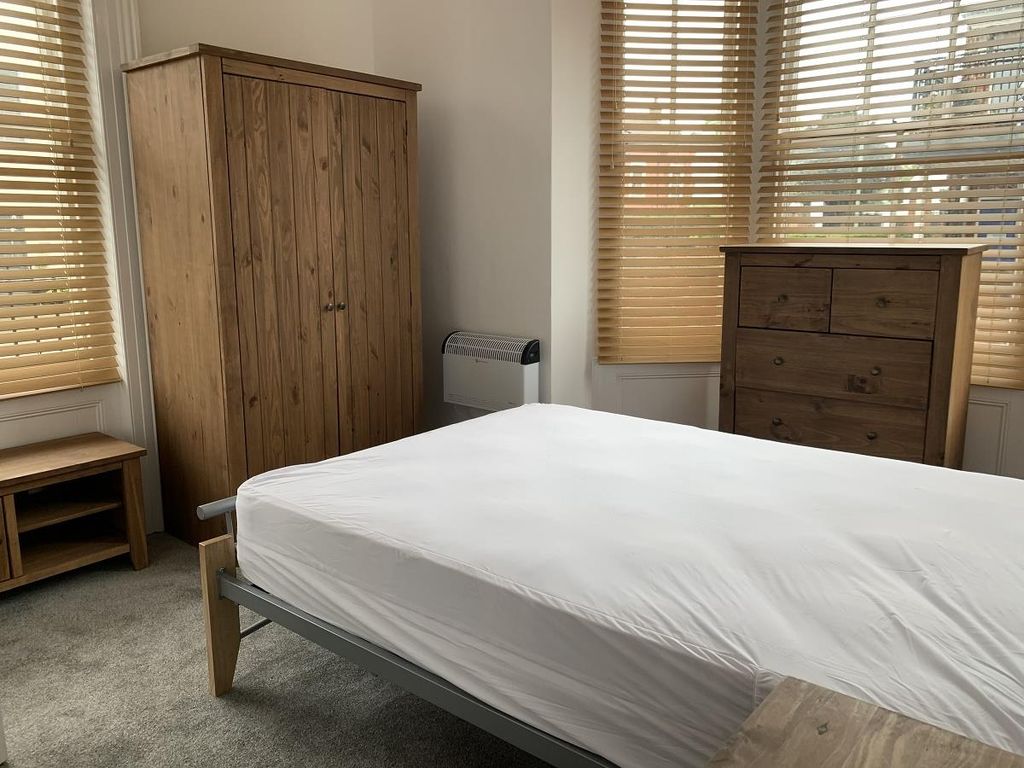 Property photo 3 of 5 Bedroom.Jpg