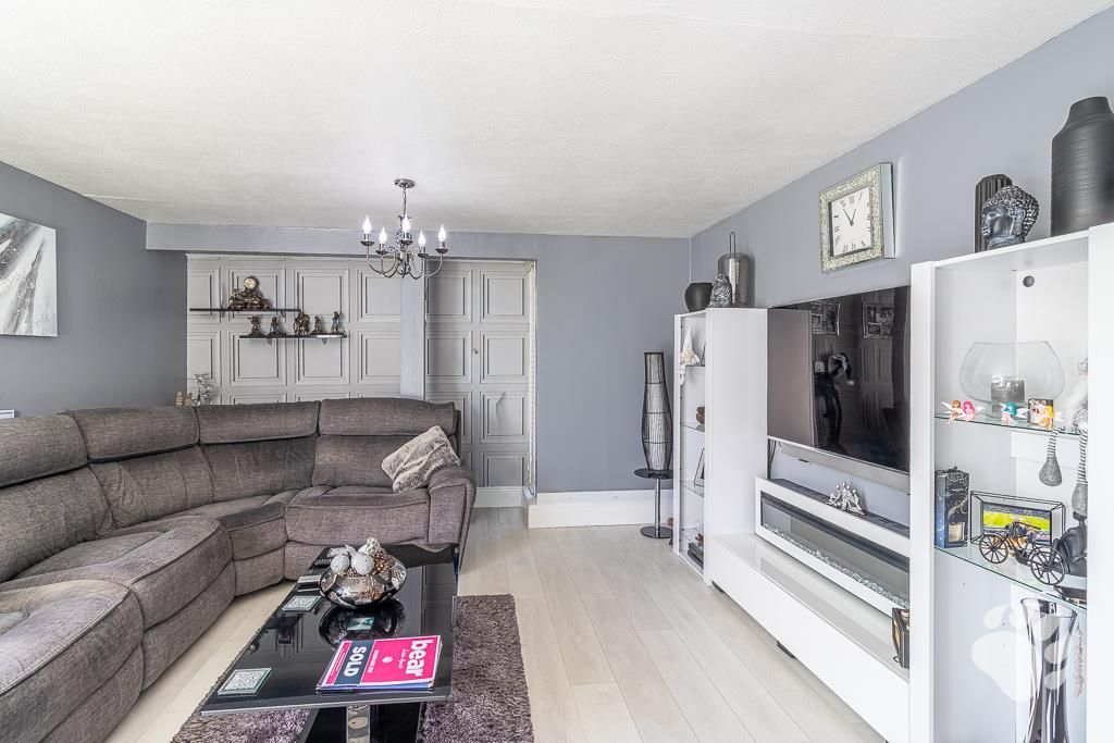 Property photo 2 of 17 Lounge/Diner