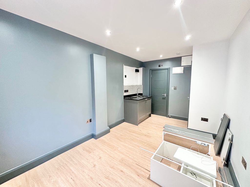 Property photo 2 of 7 Room 3