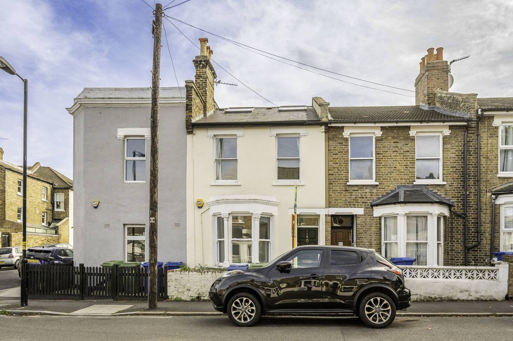 Property photo 2 of 12