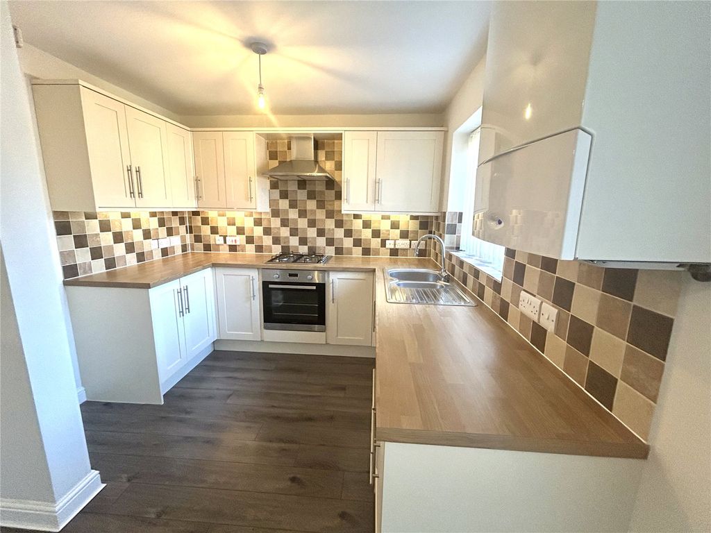 Property photo 2 of 14 Picture No. 16