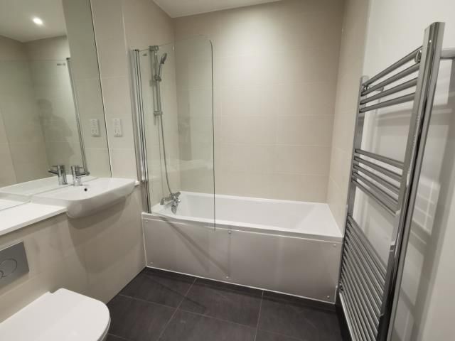 Property photo 3 of 9 Bathroom