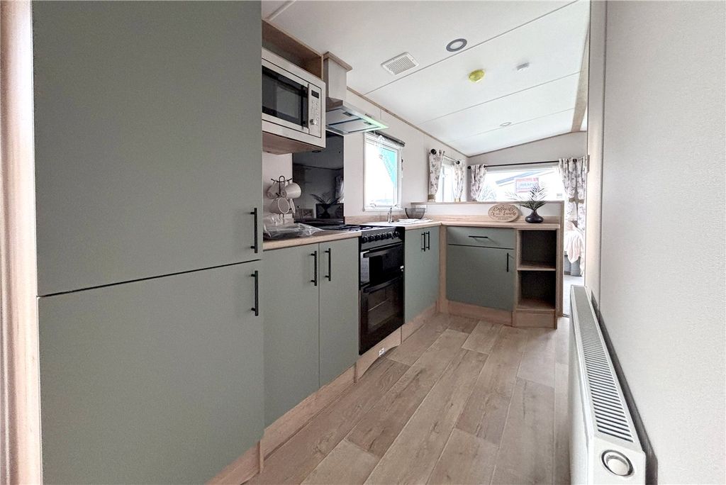 Property photo 3 of 15 Picture No. 05