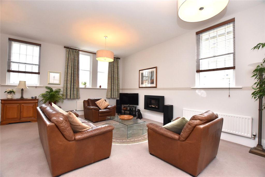 Property photo 2 of 23 Picture No. 01