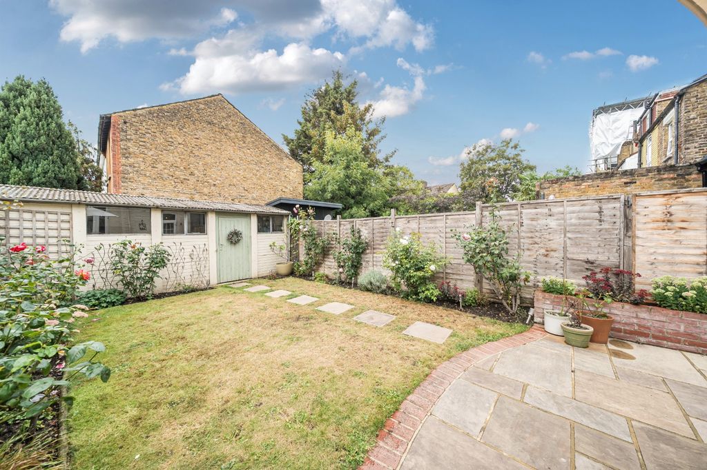 Property photo 2 of 19 Picture No. 17