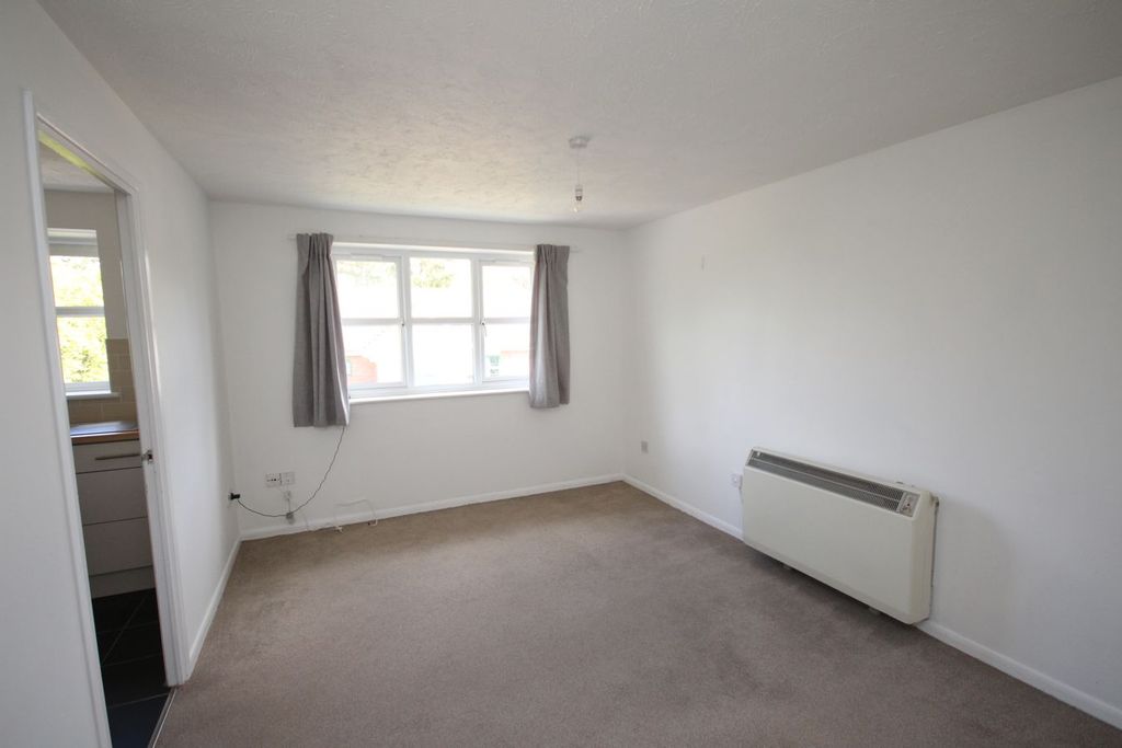 Property photo 3 of 8