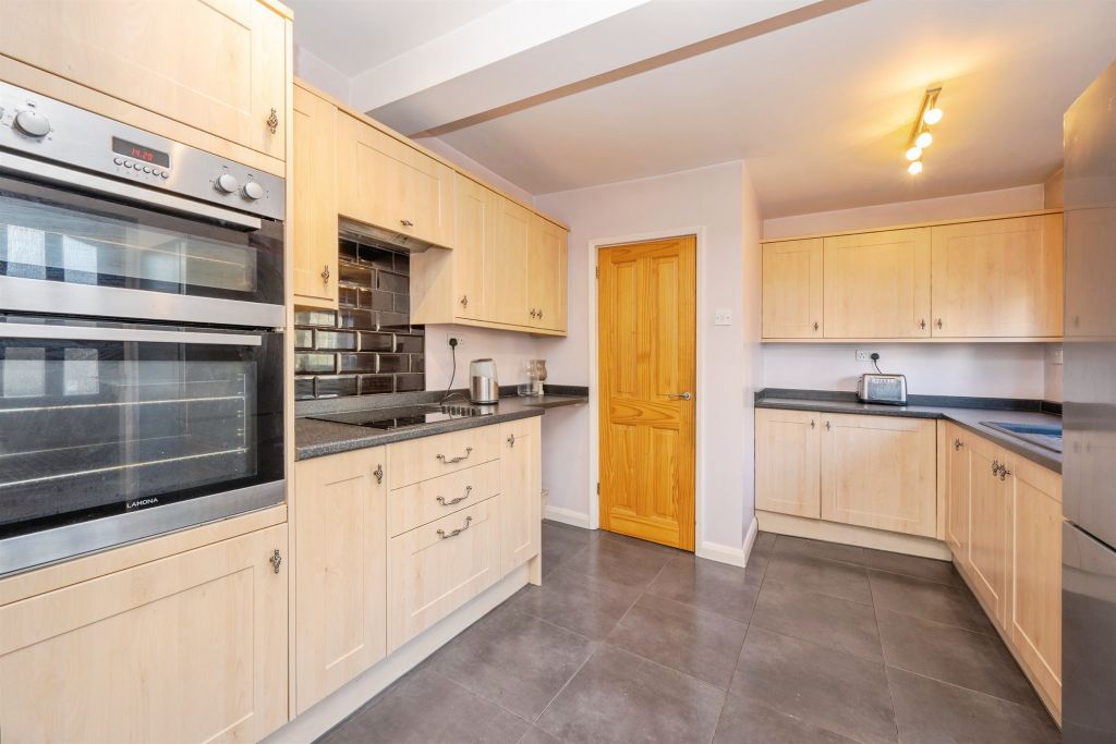 Property photo 3 of 21