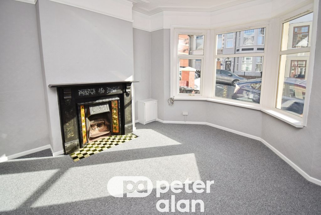 Property photo 2 of 17 Image