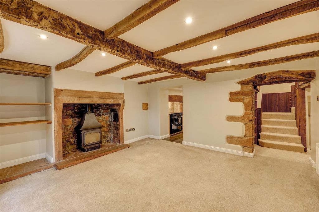 Property photo 2 of 26 Lounge