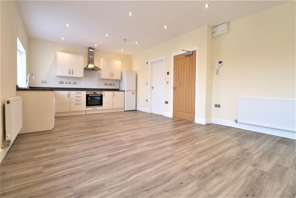 Property photo 3 of 7 Img_5211