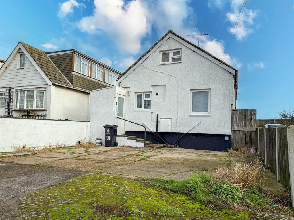 Property photo 1 of 19 Outside - Front