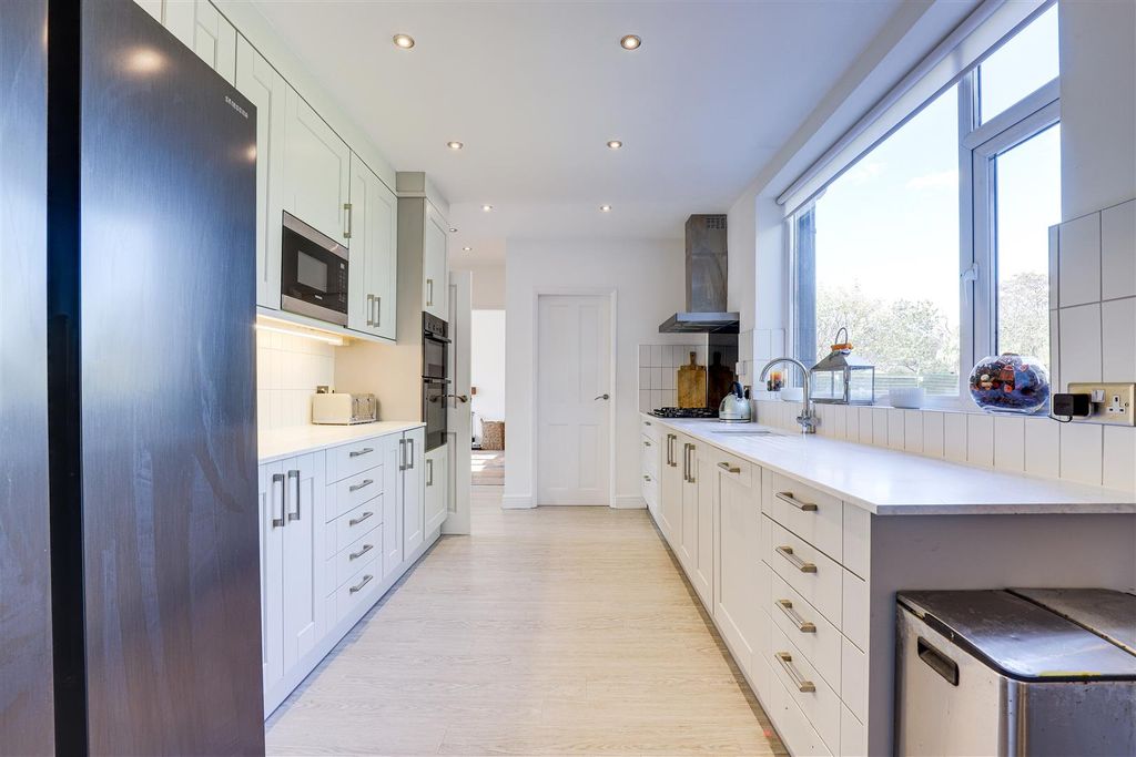 Property photo 3 of 45 Img_7984-Img_7988.Jpg