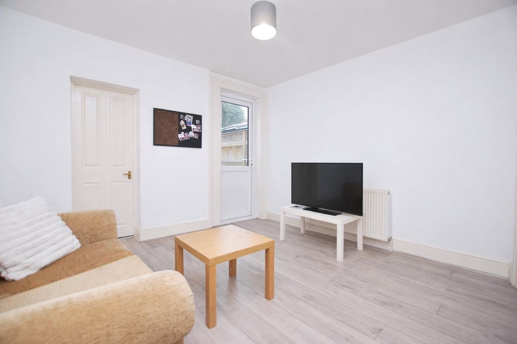 Property photo 3 of 9 Picture No. 20