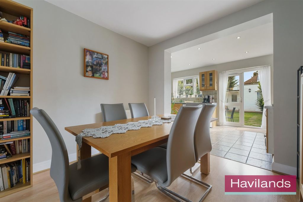 Property photo 3 of 12 Southbury Avenue-2.Jpg