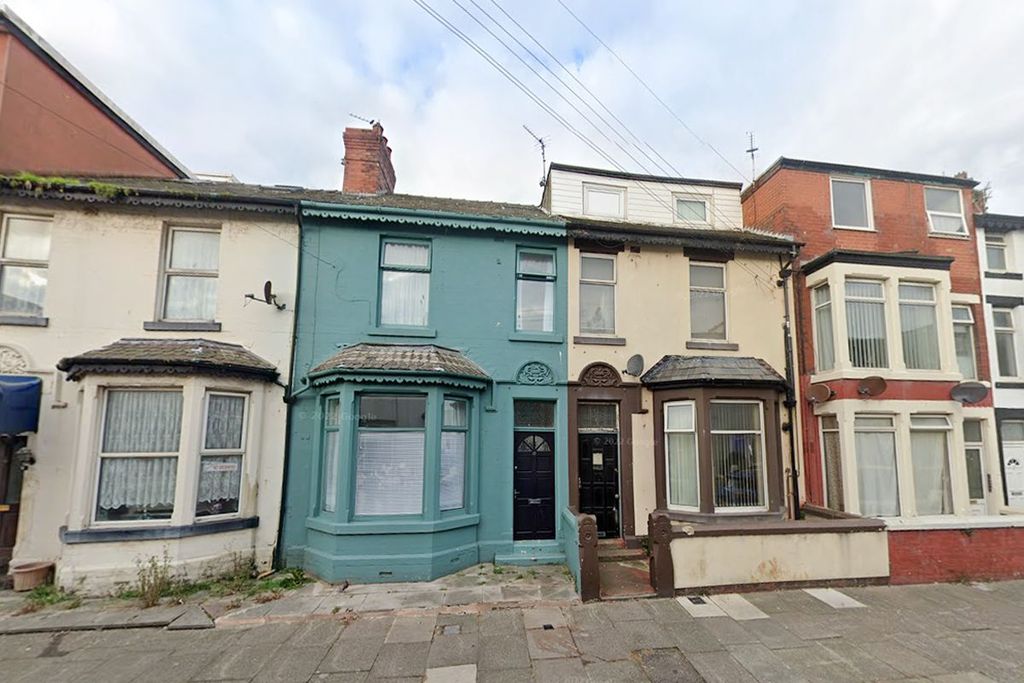 Property photo 1 of 7